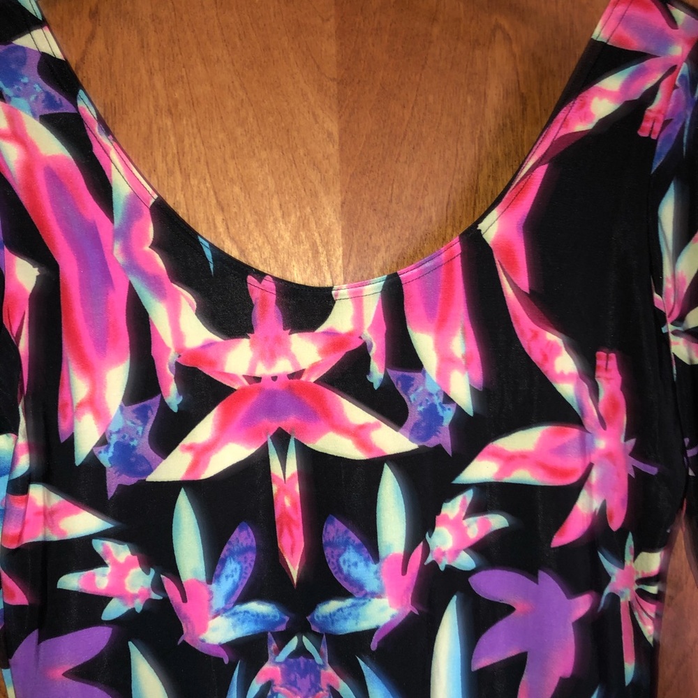 Dress - Picture 3 of 3